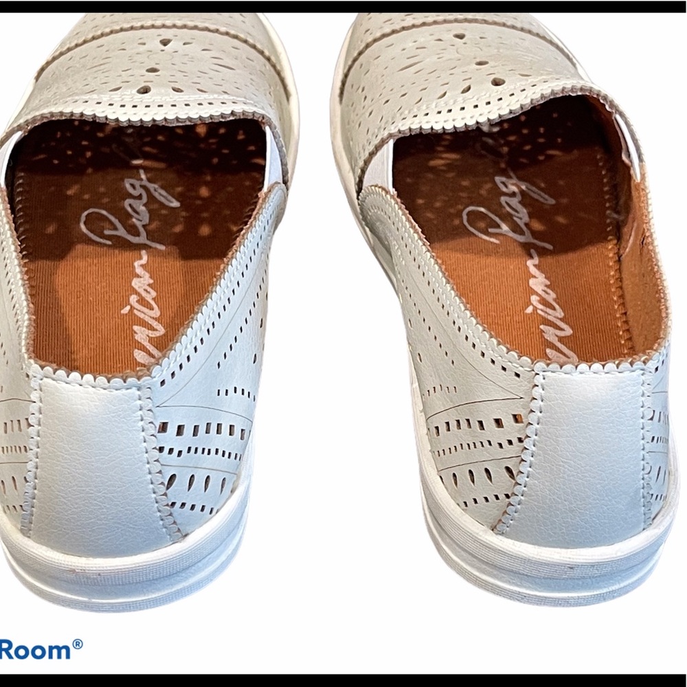 American Rag White Slip On Shannen Sneakers 8.5 M - Picture 3 of 4